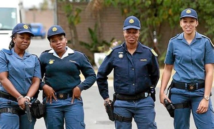 A further 250 officers to be deployed to hot spot areas in Cape Town